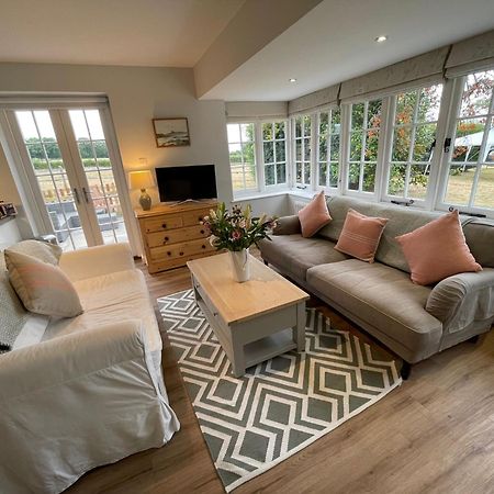 Appartamento Garden Flat Near Goodwood With Stunning Views Petersfield Esterno foto