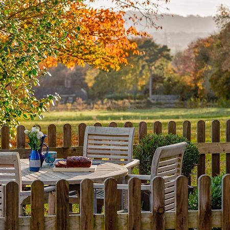 Appartamento Garden Flat Near Goodwood With Stunning Views Petersfield Esterno foto