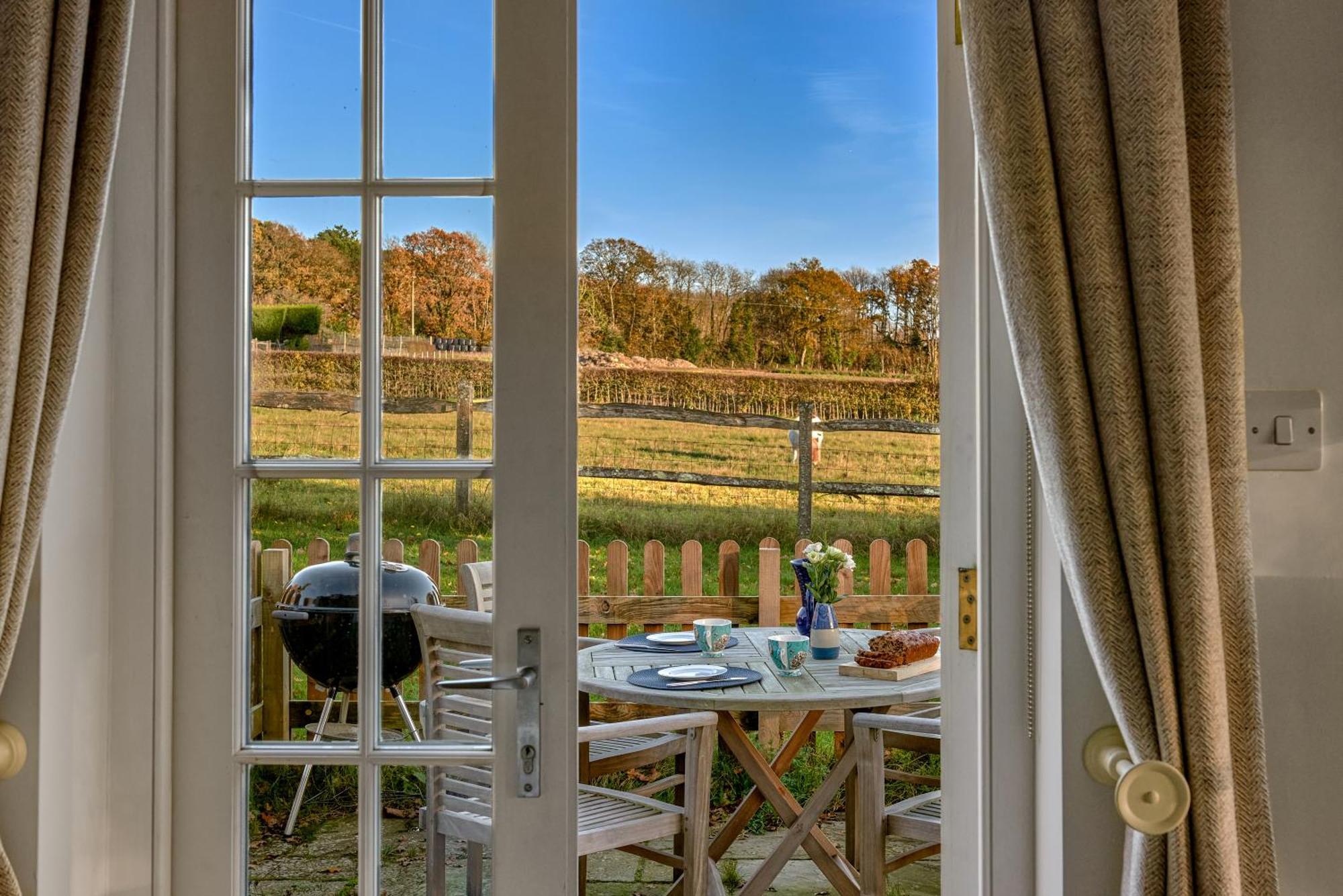 Appartamento Garden Flat Near Goodwood With Stunning Views Petersfield Esterno foto